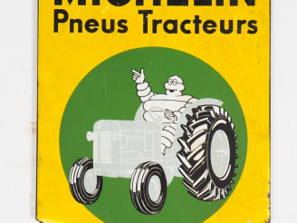Vente aux enchères MICHELIN.  "Pneus tracteurs". Plaque émaillée. Dim. 62 x 46 cm. (petit