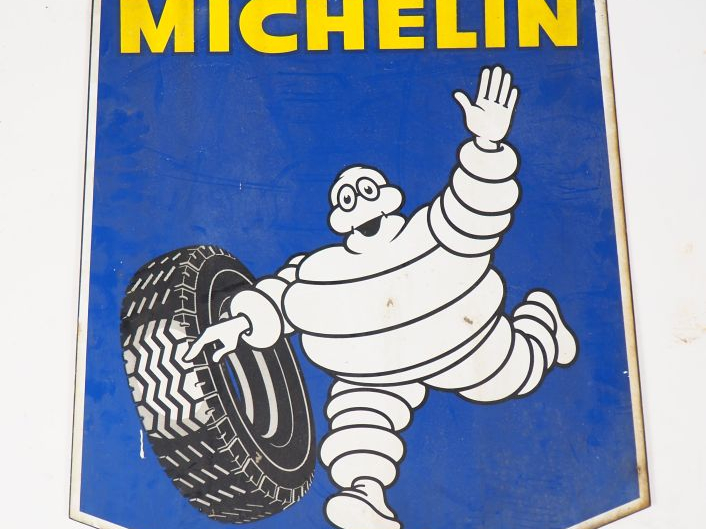 MICHELIN.  Grande plaque émaillée double face. Dim. 80 x 68 cm.