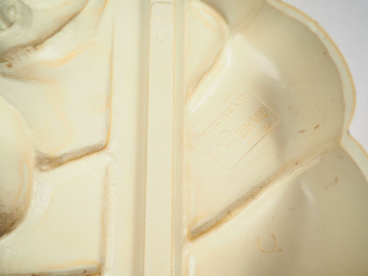 MICHELIN.  Thermomètre mural en plastique. H. 45.5 cm.