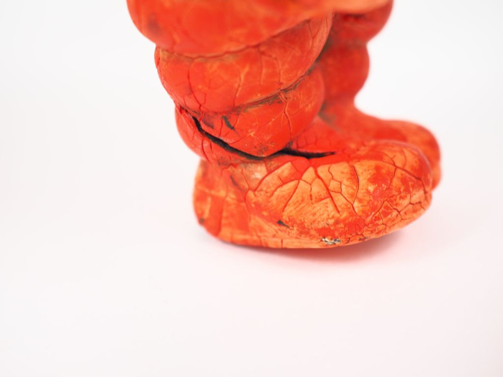 MICHELIN. Bibendum, sujet en caoutchouc rouge circa 1920-1930. (mauvai