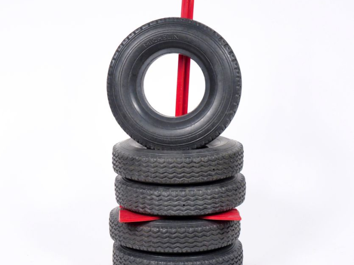 MICHELIN. Jeu d'anneaux en plastique.