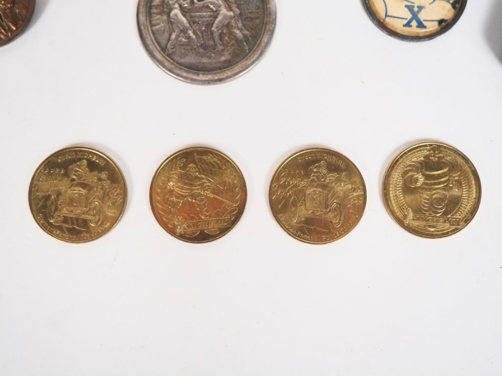 MICHELIN.  Lot de médailles comprenant : - Cinq médailles du travail e