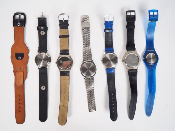 MICHELIN.  Lot 6 montres Bibendum et un bracelet.