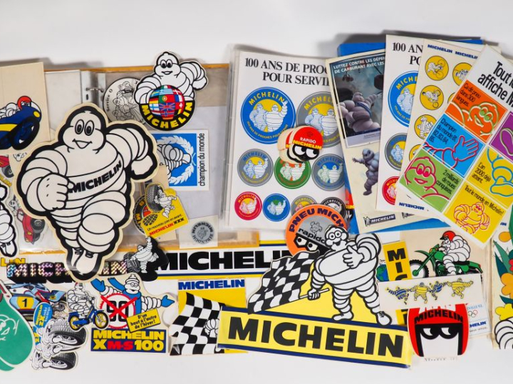MICHELIN.  Lot de différents autocollants publicitaires.
