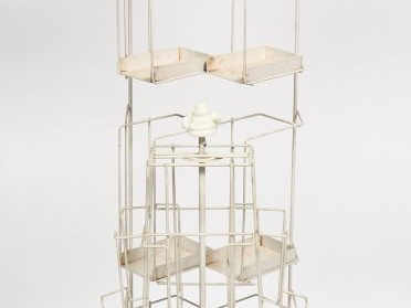 MICHELIN.  Deux présentoirs pour cartes routières. Dim. 90 x 24 cm et 