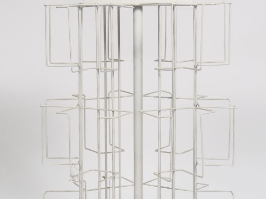 MICHELIN.  Présentoir cartes routières. Dim. 72 x 38,5 cm.