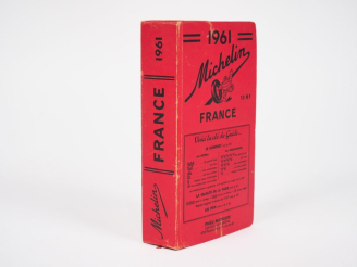 Vente aux enchères MICHELIN.  Guide rouge 1961. (accidents et frottements).