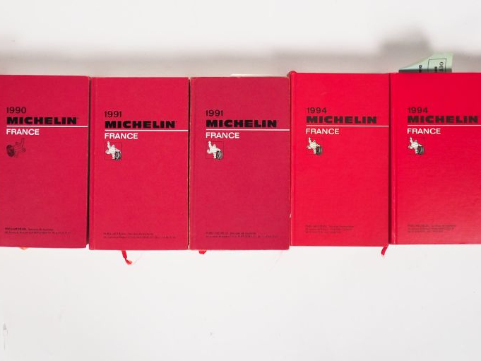 MICHELIN.  Lot de sept guides des années 90. (accidents et frottements