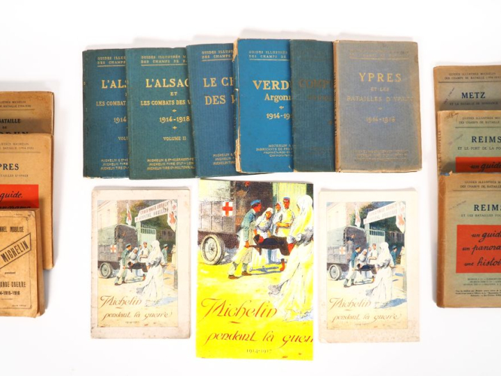 MICHELIN. Lot de livres sur la grande guerre : - Cinq guides illustrés