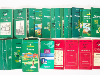 Vente aux enchères MICHELIN. Lot  important de guides de tourisme.