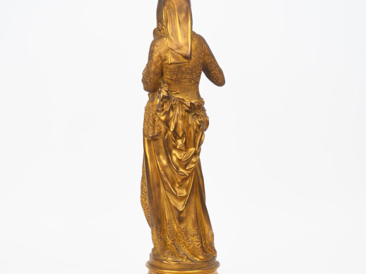 CARRIER-BELLEUSE.  "La liseuse". Grande sculpture chryséléphantine en 