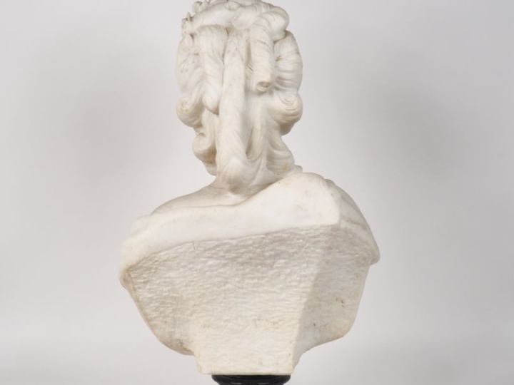 Ecole française XIXème.  "portrait de Madame de Pompadour en buste".  