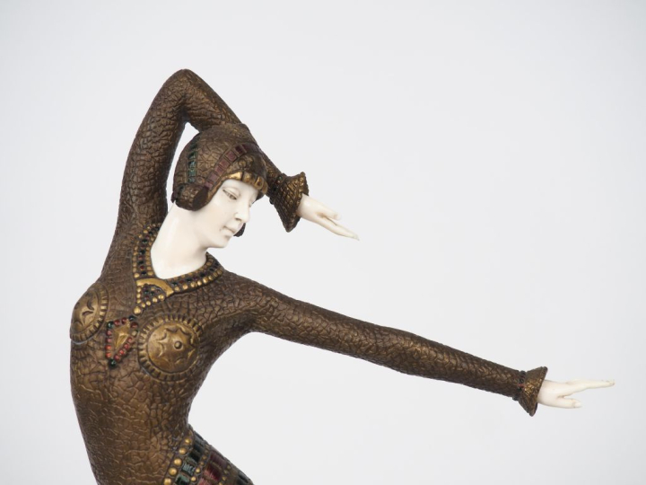 CHIPARUS.  "Ayouta" Sculpture chryséléphantine en bronze polychrome et