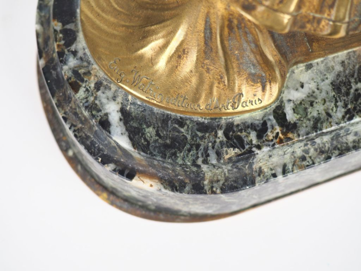 Eugène WATRIN.  "Jeune fille en buste" Sculpture chryséléphantine en b