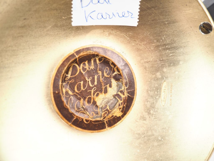 DAN KARNER.  Coupe en ébène de Macassar et métal doré Travail pour Rin