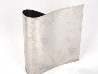 Vente aux enchères ALESSI.  Massimiliano et Doriana FUKSAS.  Vase en métal chromé Dim, 30