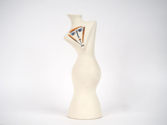 Vente aux enchères FLICKINGER.  Vase bouteille en céramique à décor polychrome et en lége