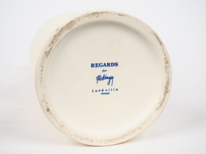 FLICKINGER.  Vase bouteille en céramique à décor polychrome et en lége