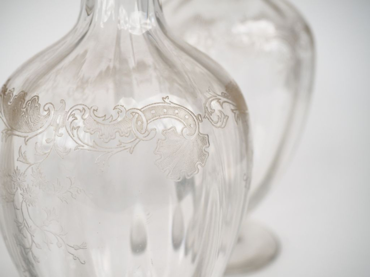 Partie de service de verres Napoléon III en cristal gravé à décor de f