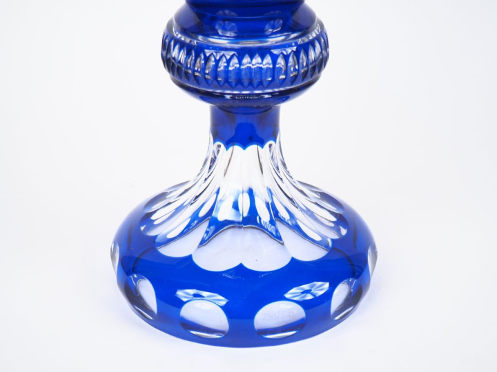 Grand vase balustre en cristal bicolore bleu nuit et translucide à déc