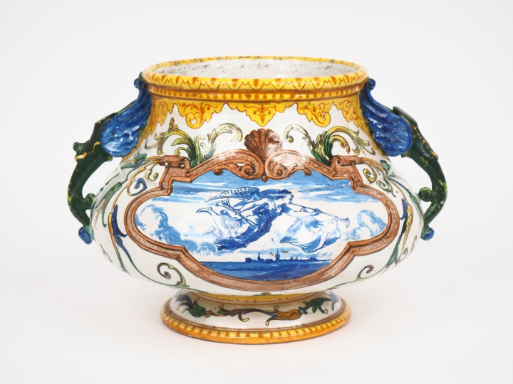 Ulysse BALON. Vase à anses en faience polychrome de Blois, décor de st