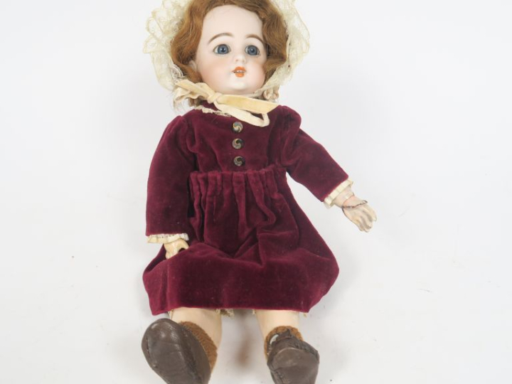 Poupée de fabrication allemande pour le marché français marquée Dep Si