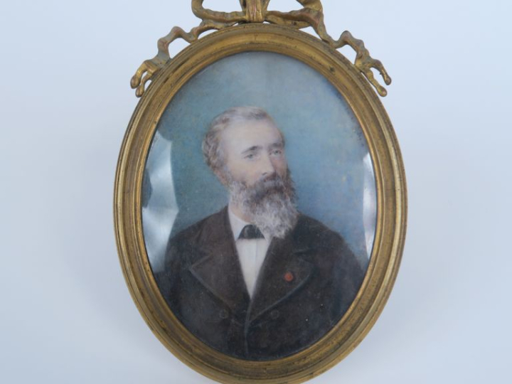 Ecole française début XXème. "Portrait d'homme". Miniature dans un cad