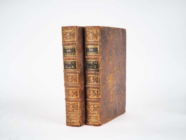 [DICTIONNAIRE]. DICTIONNAIRE DE L’ACADÉMIE FRANÇOISE. Nismes, Beaume, 