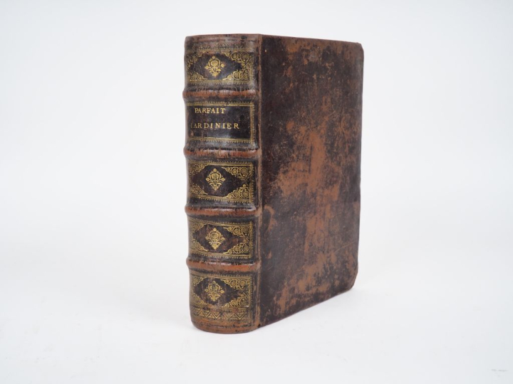 LA QUINTINYE (J.-B. de).	LE PARFAIT JARDINIER OU INSTRUCTION POUR LES 