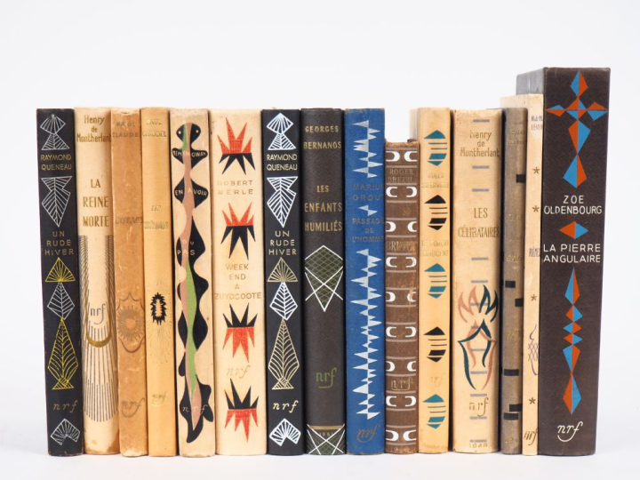 CARTONNAGES N.R.F. ENSEMBLE DE 15 VOLUMES in-12 cartonnages décorés d’