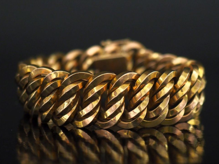 Bracelet manchette en or jaune 750, maille américaine.  Chainette de s