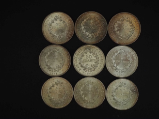 Vente aux enchères Neuf pièces de 50 Francs en argent, 1974 (x3), 1975, 1976, 1977 (x2) e