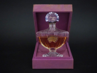 Vente aux enchères GUERLAIN Shalimar. Plein et scellé.  Cristal. Signé Baccarat. Dans son
