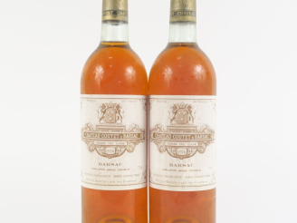 Vente aux enchères 2 BOUTEILLES CHÂTEAU COUTET 1er CC SAUTERNES - 1976 - BG/BLS
