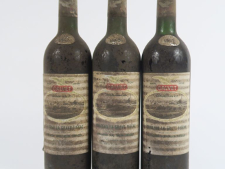 Vente aux enchères 3 BOUTEILLES CHÂTEAU LA GRAVE FIGEAC ST ÉMILION MISE CALVET - 1962 - B
