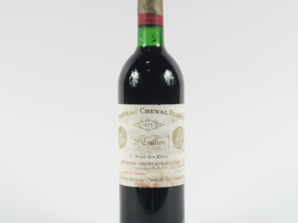 Vente aux enchères 1 BOUTEILLE CHÂTEAU CHEVAL BLANC 1er GCC ST EMILION - 1975 - BG/ET