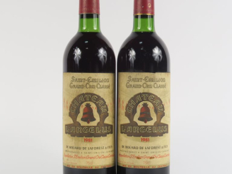 Vente aux enchères 2 BOUTEILLES CHÂTEAU L'ANGELUS GCC ST EMILION - 1981 - BG/1 ELA