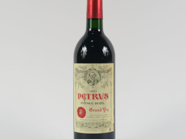 1 BOUTEILLE PETRUS POMEROL - 1993 - BG/ELT/CAPSULE TRÈS LÉGÈREMENT ABI