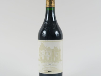 Vente aux enchères 1 BOUTEILLE CHÂTEAU HAUT BRION 1er GCC GRAVES - 1993 - ETLA/ELF