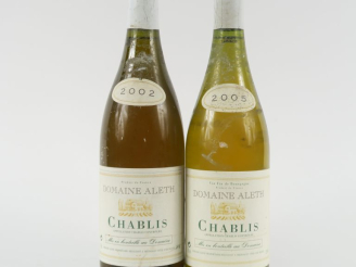 Vente aux enchères 2 BOUTEILLES CHABLIS DOMAINE ALETH : 1 de 2002 - 1 de 2005