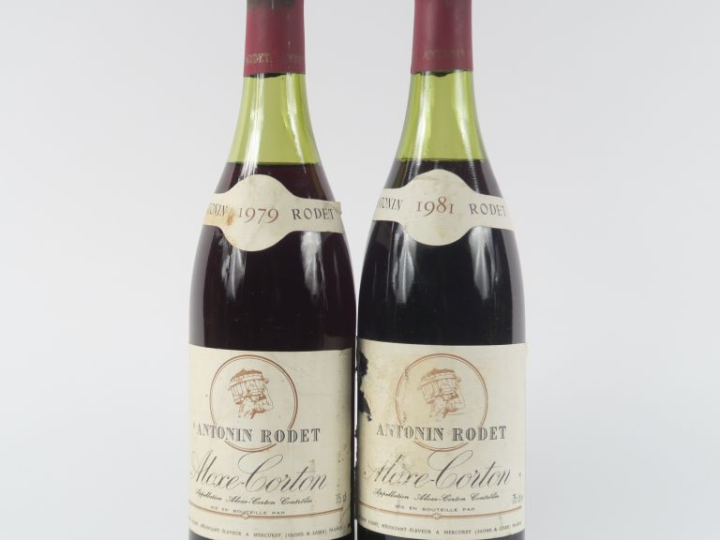 2 BOUTEILLE ALOXE CORTON ANTONIN RODET : 1 de 1979 4 CM - 1 de 1981 4 