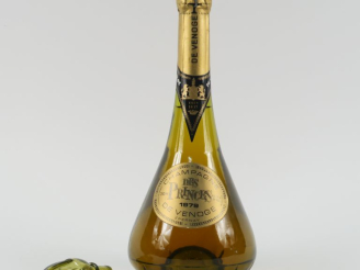 Vente aux enchères 1 BOUTEILLE CHAMPAGNE DES PRINCES DE VÉNOGE - 1979