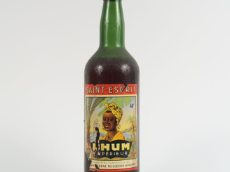 Vente aux enchères 1 VIEILLE BOUTEILLE (1 L) RHUM SUPÉRIEUR SAINT ESPRIT - NIVEAU LÉGÈREM