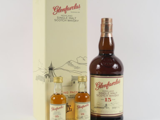 Vente aux enchères 1 COFFRET GLENFARCLAS TASTING PACK : 1 x '15 ANS' (70 cl) 46° - 1 x '2