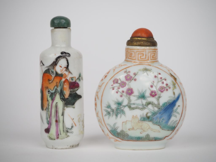 Chine XIXe siècle et Xxe siècle,  Deux flacons tabatières en porcelain