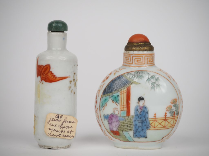 Chine XIXe siècle et Xxe siècle,  Deux flacons tabatières en porcelain
