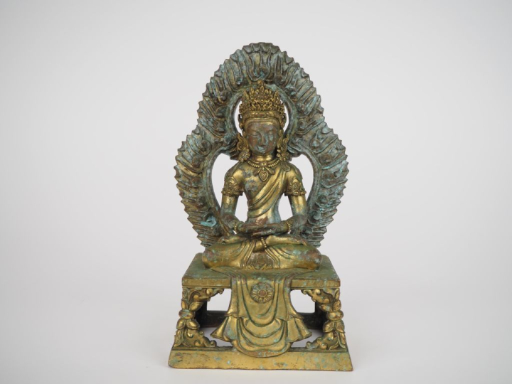 Chine, période Qianlong,  Statuette en bronze doré, représentant Amita