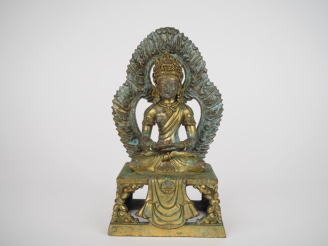 Vente aux enchères Chine, période Qianlong,  Statuette en bronze doré, représentant Amita