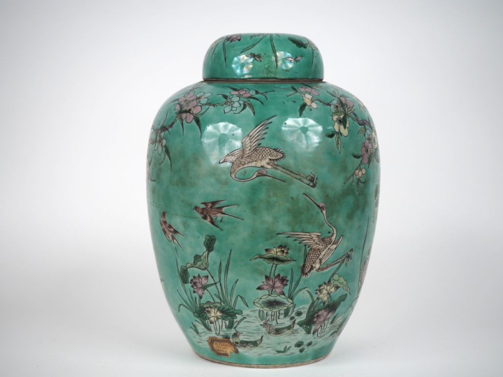 Chine XIXe siècle,  Important pot à gingembre en porcelaine et émaux d