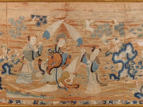 Bel ensemble de 5 panneaux en soie et lin brodé richement décoré dans 